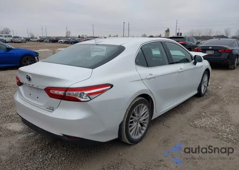 2020 Toyota Camry Xle Hybrid z USA, uszkodzony, nr VIN 4T1F31AK3LU543715